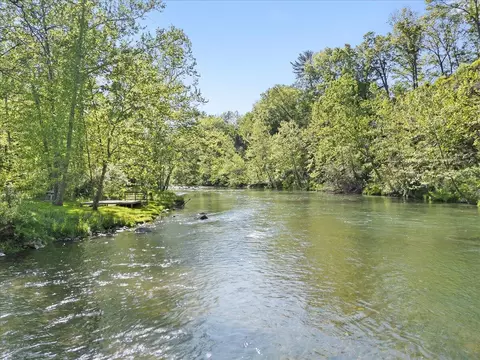 1606 Dunbrack Cir, Covington, VA 24426