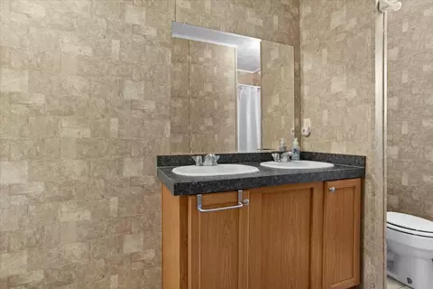 Bath - 1606 Dunbrack Cir, Covington, VA 24426 photo 1 of 4