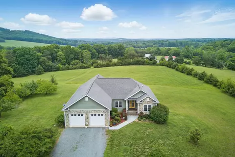 790 Bowles Valley Rd, Rocky Mount, VA 24151
