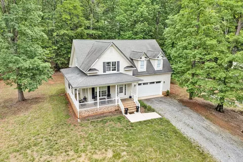 1309 W Pine Ridge Rd, Huddleston, VA 24104