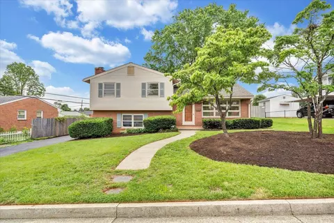 137 Frontier Rd NE, Roanoke, VA 24012 photo 4