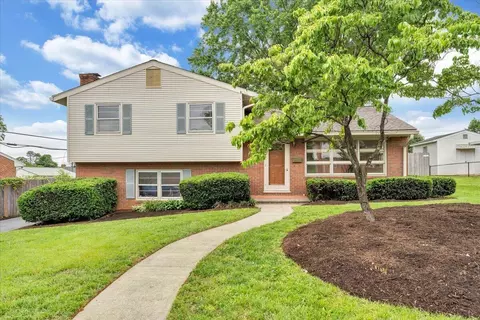 137 Frontier Rd NE, Roanoke, VA 24012 photo 2