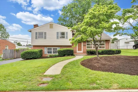 137 Frontier Rd NE, Roanoke, VA 24012 photo 3