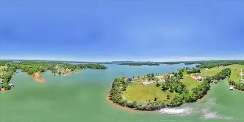 389 Hyannis Pt, Union Hall, VA 24176