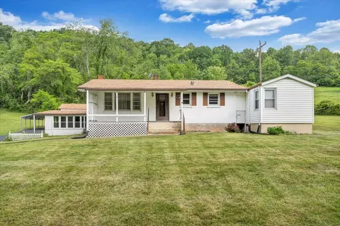 6715 Blacksburg Rd, Catawba, VA 24070
