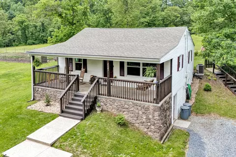 2481 Laymantown Rd, Troutville, VA 24175