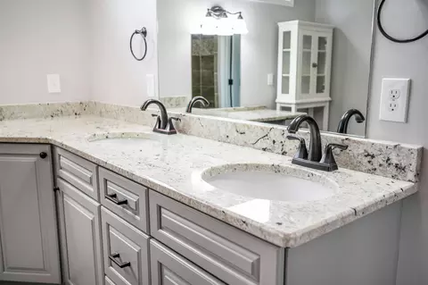 Bath - 1695 Colby Dr, Forest, VA 24551 photo 5 of 12