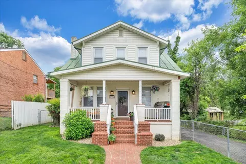 2304 Larchwood St NE, Roanoke, VA 24012