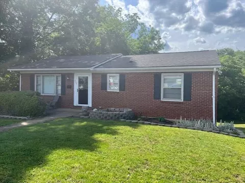 202 College St, Martinsville, VA 24112