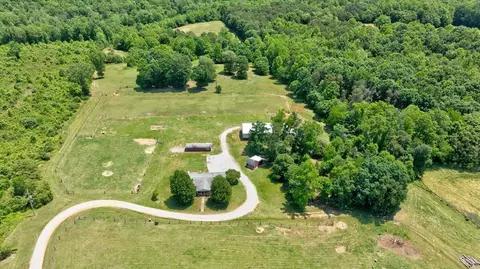 560 Tomahawk Mill Rd, Chatham, VA 24531 photo 2