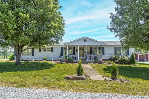560 Tomahawk Mill Rd, Chatham, VA 24531