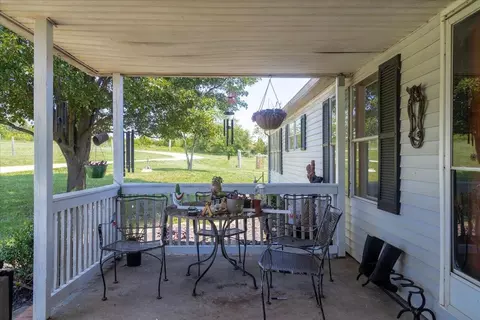 560 Tomahawk Mill Rd, Chatham, VA 24531 photo 5