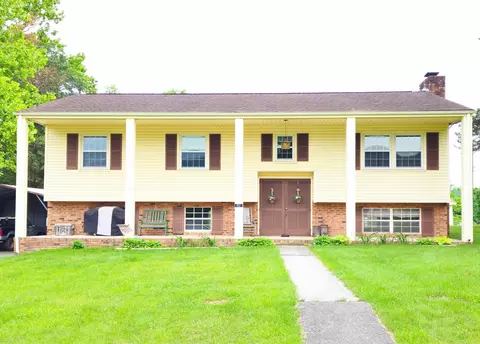 62 Caldwell St, New Castle, VA 24127