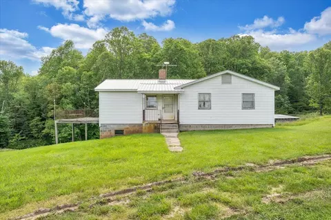 208 Mat Rd SW, Meadows Of Dan, VA 24120