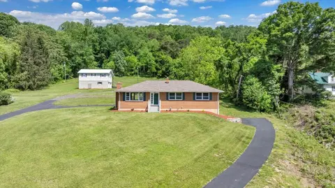 1104 Dolly Ann Dr, Covington, VA 24426 photo 1