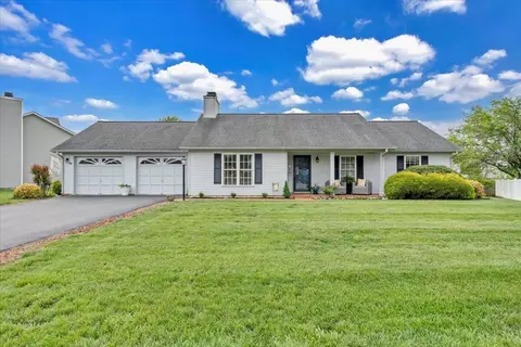 2420 Carlsbad Cir, Roanoke, VA 24012