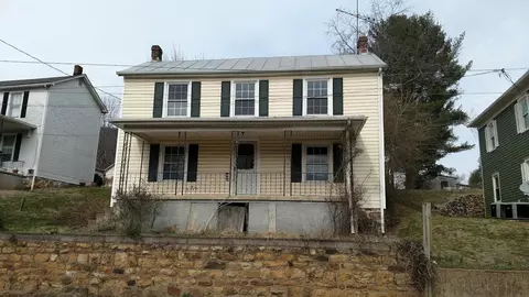 226 1st St, Buchanan, VA 24066