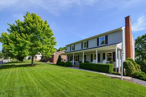 7268 Twin Forks Dr, Roanoke, VA 24019