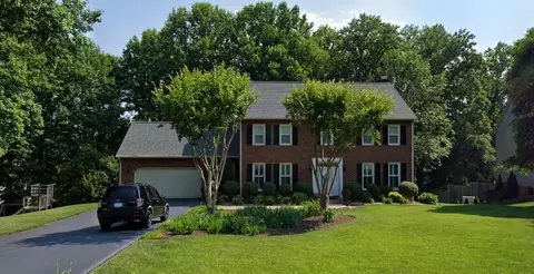 807 Stayman Rd, Roanoke, VA 24019