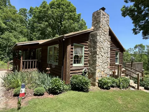 154 Snowden Ln, Penhook, VA 24137