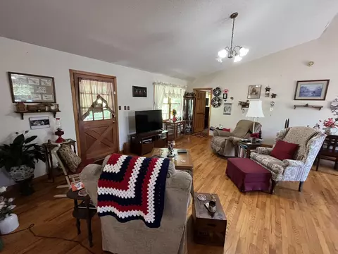 154 Snowden Ln, Penhook, VA 24137 photo 3