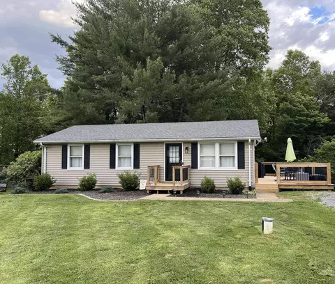 360 Rakes Rd, Rocky Mount, VA 24151