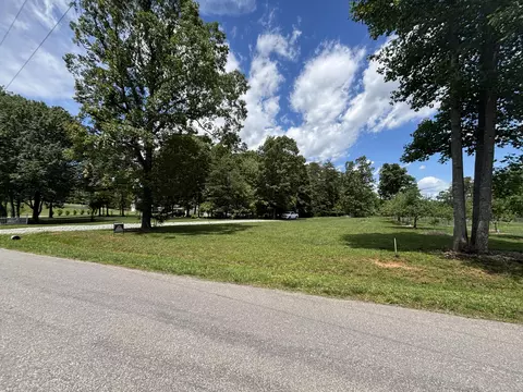 415 Strawberry Banks Dr, Moneta, VA 24121
