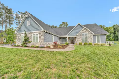 700 Thornblade Way, Blue Ridge, VA 24064