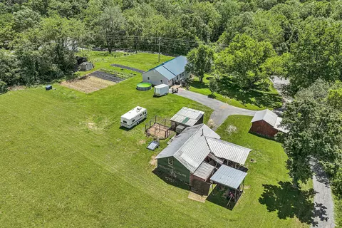 723 White Church Rd, Fincastle, VA 24090