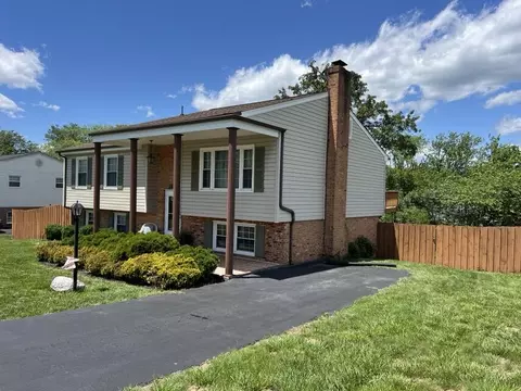 1878 Cranwell Dr, Vinton, VA 24179