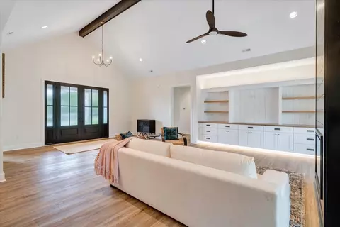Living - 31 Flagstick Ct, Penhook, VA 24137 photo 4 of 7