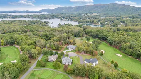 View/Area - 31 Flagstick Ct, Penhook, VA 24137 photo 5 of 21