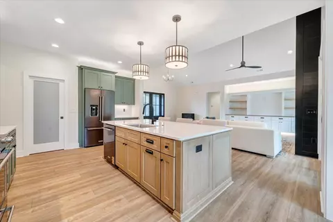 Kitchen - 31 Flagstick Ct, Penhook, VA 24137 photo 4 of 10