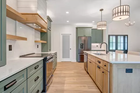 Kitchen - 31 Flagstick Ct, Penhook, VA 24137 photo 5 of 10