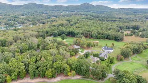 View/Area - 31 Flagstick Ct, Penhook, VA 24137 photo 4 of 21