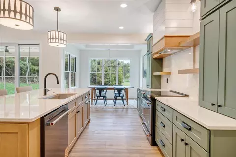 Kitchen - 31 Flagstick Ct, Penhook, VA 24137 photo 8 of 10