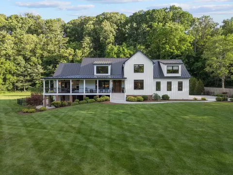 5820 Lakemont Dr, Roanoke, VA 24018