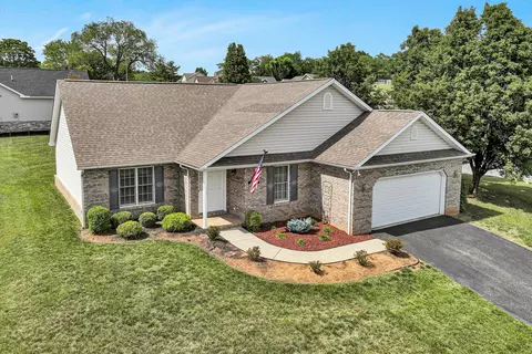 1801 Meadows Ct, Vinton, VA 24179