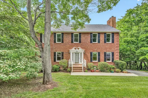 145 Bogey Ln, Salem, VA 24153