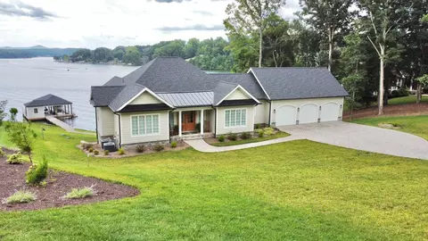 1115 Oakshire Ln, Wirtz, VA 24184
