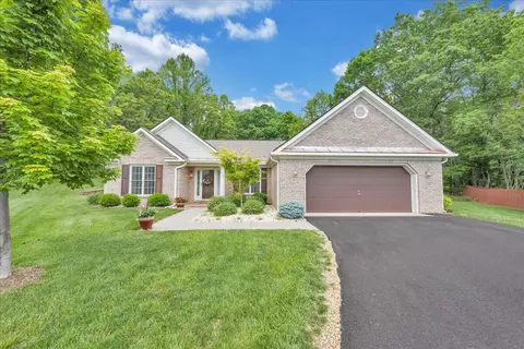 6560 Monet Dr, Roanoke, VA 24018
