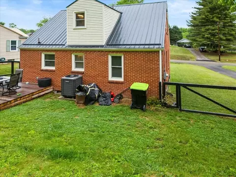 1202 Newbern Rd NE, Pulaski, VA 24301 photo 36