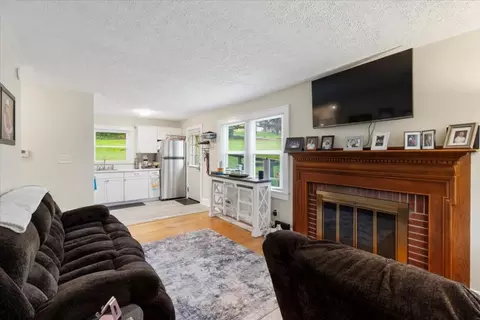 1202 Newbern Rd NE, Pulaski, VA 24301 photo 5
