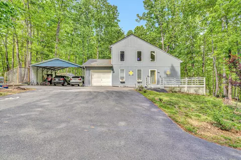 1393 Deep Woods Rd, Hardy, VA 24101