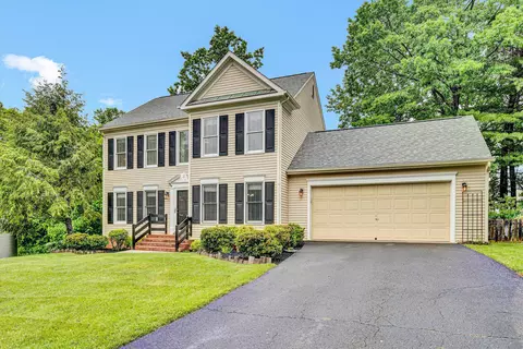 6115 St Ives Ct, Roanoke, VA 24018
