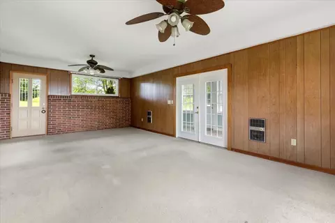 Living - 5496 Stuart St, Dublin, VA 24084 photo 7 of 9