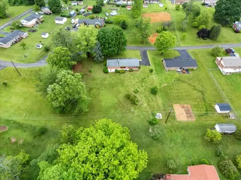 View/Area - 5496 Stuart St, Dublin, VA 24084 photo 5 of 13