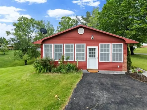 Exterior - 5496 Stuart St, Dublin, VA 24084 photo 13 of 16