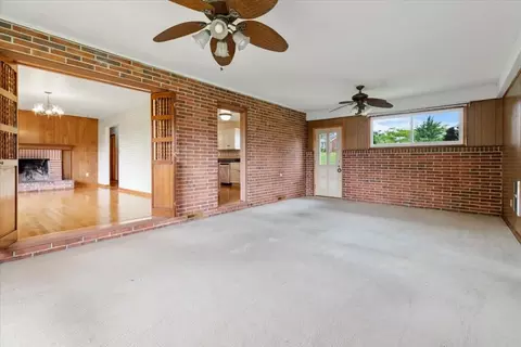 Living - 5496 Stuart St, Dublin, VA 24084 photo 6 of 9