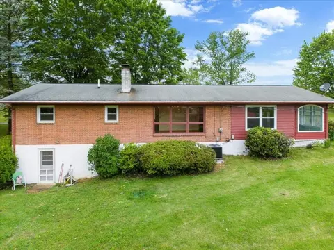 Exterior - 5496 Stuart St, Dublin, VA 24084 photo 9 of 16